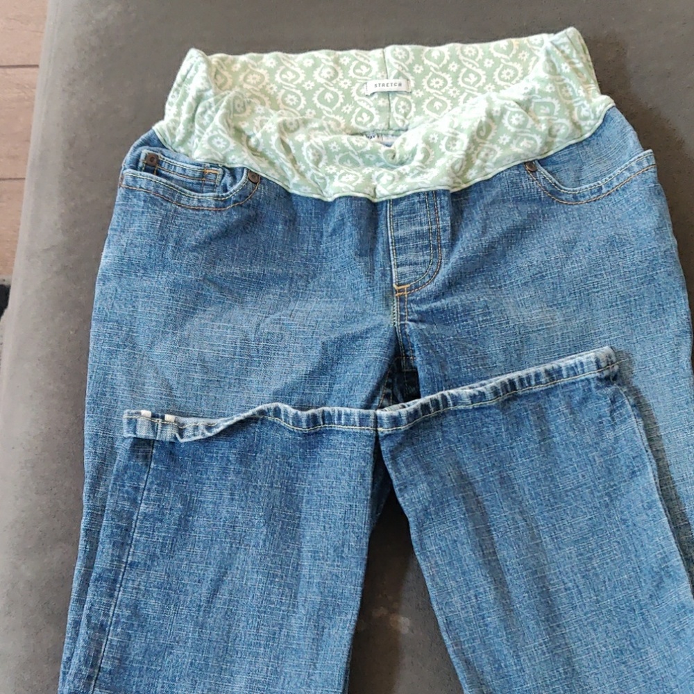 Old Navy cropped maternity jeans